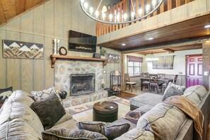 Living Room | 1st Floor | Central A/C + Heating | Wood-Burning Fireplace