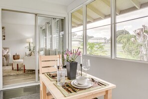 Screened Lanai | 2nd-Floor Apartment Unit | Self Check-In