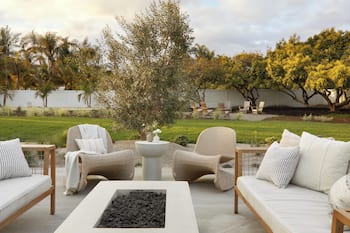 Designer Home with Private Beach Access - Sleeps 12 - The Boardwalk Beach House