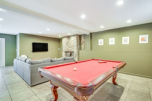 Game Room | Lower Level | Pool Table | Smart TV