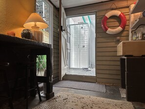 Entrance / Lobby