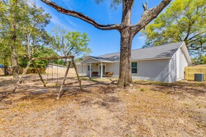 Backyard | Covered Patio