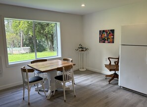 Eating area/kitchen