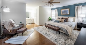 Master Bedroom with Ensuite Bathroom, Walk-In Closet
