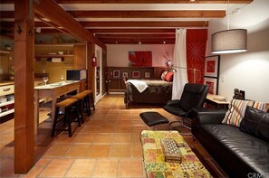 Great ambiance for a relaxing or romantic getaway!