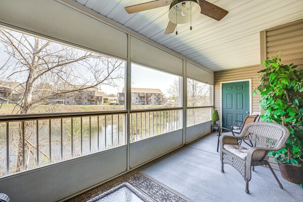 Branson Vacation Rental | 2BR | 2BA | 1,000 Sq Ft | Stairs Required