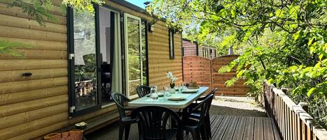 屋外ダイニングエリア