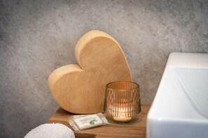 Bathroom amenities
