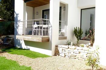 '4-star T2, 5 minutes walk from the beaches' with Private Terrace, Wi-Fi and Air Conditioning