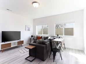 #StayinMyDistrict #BookDirect #FurnishedMonthly