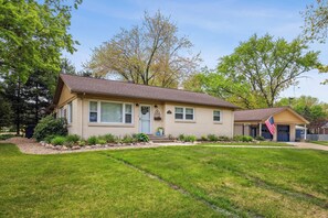 Harborside Haven: A Fully loaded home in New Buffalo