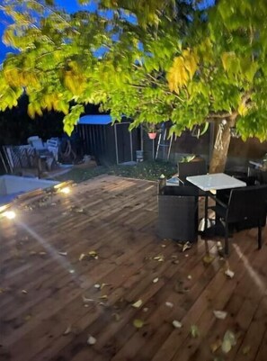Outdoor dining