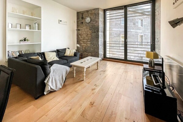 Living Room / Lounge