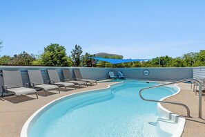 WH616: Blue Bomber | Private Pool Area