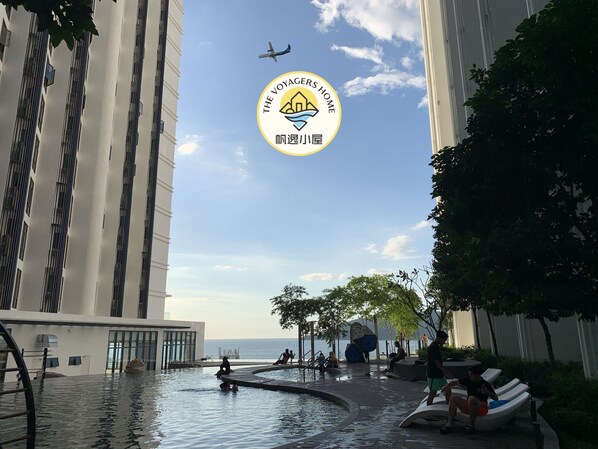 Swimming pool at 6 floors 