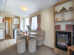 Open plan living space | The Villa at Youlditch Farm, Okehampton