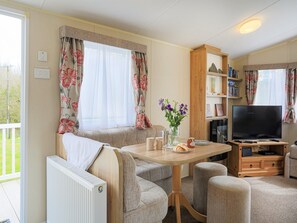 Open plan living space | The Villa at Youlditch Farm, Okehampton