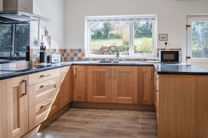Sorrento - 3 Bed Holiday Home - Wisemans Bridge (23218)