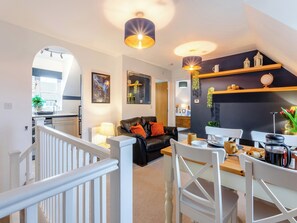 Living room/dining room | Bluebell Lodge, Cambridge