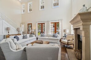 High Ceilings and Cozy Furnishings!