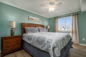 Master Bedroom w/King bed & private full bathroom