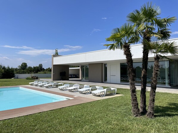 Autumn, Garden, Pool, Spring, Summer