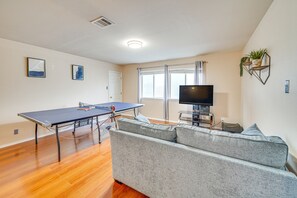 Game Room | Ping-Pong Table | Smart TV