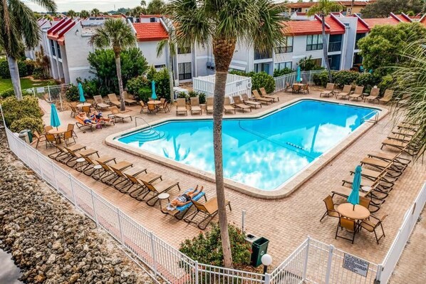 Dive into Paradise – Largest Heated Salt Water Pool on Anna Maria Island
