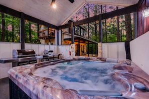 HOT TUB| Soak your worries away in our private covered hot tub, just a few steps away from the house.