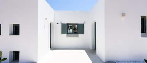 Luxury Paros Villas | Villa Terra Bella | 2  Bedrooms  | Panoramic Aegean Sea Views & Private Pool |  Aspro Chorio