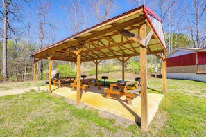 Shared Amenities | Grilling Pavilion