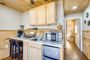 Kitchenette | Keurig Coffee Maker | Toaster | Trash Bags & Paper Towels