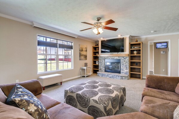 Newport Vacation Rental | 3BR | 2BA | Stairs Required | 900 Sq Ft
