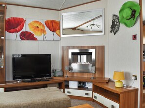 Living area | SW12, Felixstowe
