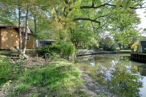 Shared Dock | Canoe | Pedal Boat | Waterfront