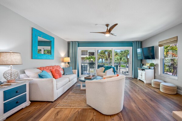 Beautiful Coastal Condo!