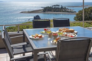 Outdoor dining area