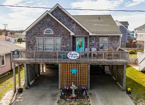 Begin your unforgettable OBX vacation at Laughing Gulls!