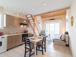 Meubles, Plante, Confort, Bois, Plante D'Appartement, Sol, Ombre, Salon, Canapé