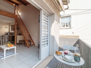 Meubles, Plante, Confort, Bois, Plante D'Appartement, Sol, Ombre, Salon, Canapé