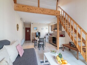 Meubles, Plante, Confort, Bois, Plante D'Appartement, Sol, Ombre, Salon, Canapé