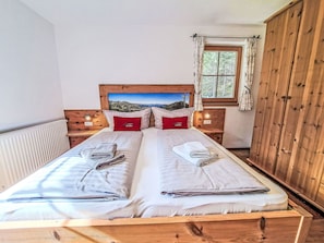 Möbel, Zuhause, Schlafzimmer, Holzbeize, Hartholz, Bett, Bettrahmen, Bedding, Hotel, Kissen