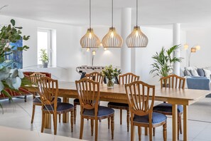 Dining (1)