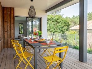 Table, Furniture, Plant, Window, Building, Chair, Wood, Interior Design, Lighting, Flooring