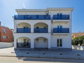 Sky, Window, Building, Stairs, Plant, Door, House, Urban Design, Facade, Condominium