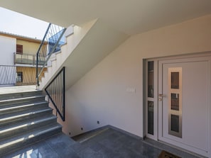 Wood, Building, Stairs, Interior Design, Floor, Flooring, Wood Stain, Material Property, Hardwood