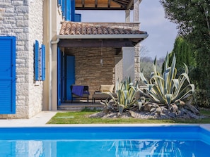 L'Eau, Bleu, Jour, Plante, Propriété, Bâtiment, Fenêtre, Bleu Azur, Porte, Ombre