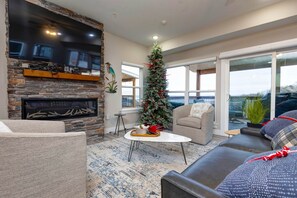 Living Room decorated for Christmas