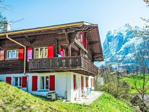Plant, Sky, Building, Window, Nature, House, Tree, Natural Landscape, Wood, Grass