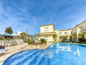 Sky, Cloud, Water, Plant, Swimming Pool, Building, Blue, Azure, Tree, House